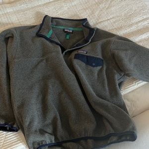 Patagonia gray synchella pullover